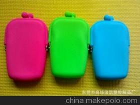 【硅膠化妝包(中號) 硅膠手機(jī)零錢包 廠家直供 專業(yè)生產(chǎn)訂做錢包】價(jià)格,廠家,圖片,化妝包、化妝箱、梳妝盒,東莞市高埗俊凱塑膠制品廠-